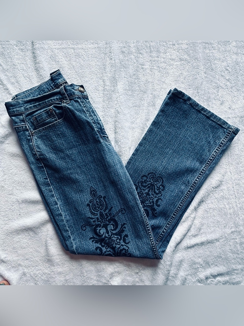 Willi Smith size 8 Y2K Gothic Damask Print Jeans Velvet Flocked Baroque Scroll
